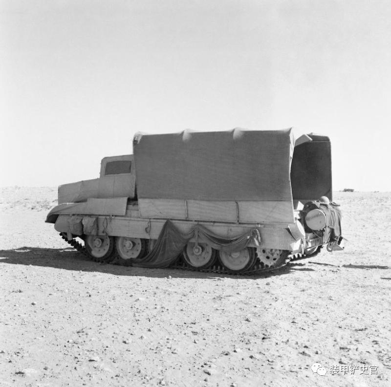 在“伯伦特”行动被伪装成卡车的英军坦克